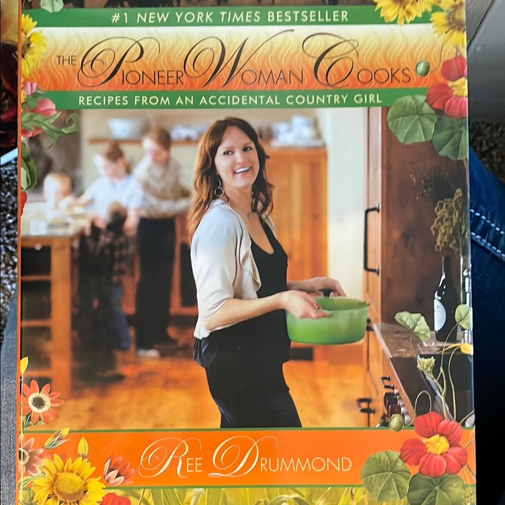 The Pioneer Woman Green and Orange Coffee Table Book Accents